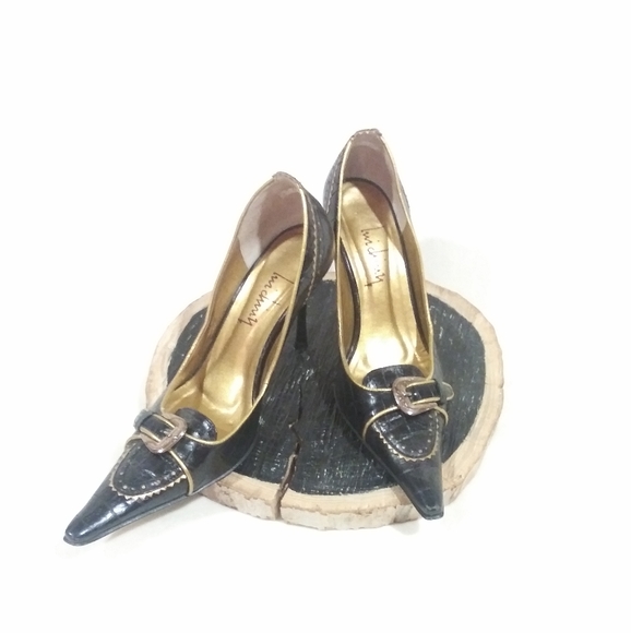 High Heels - Picture 1 of 5